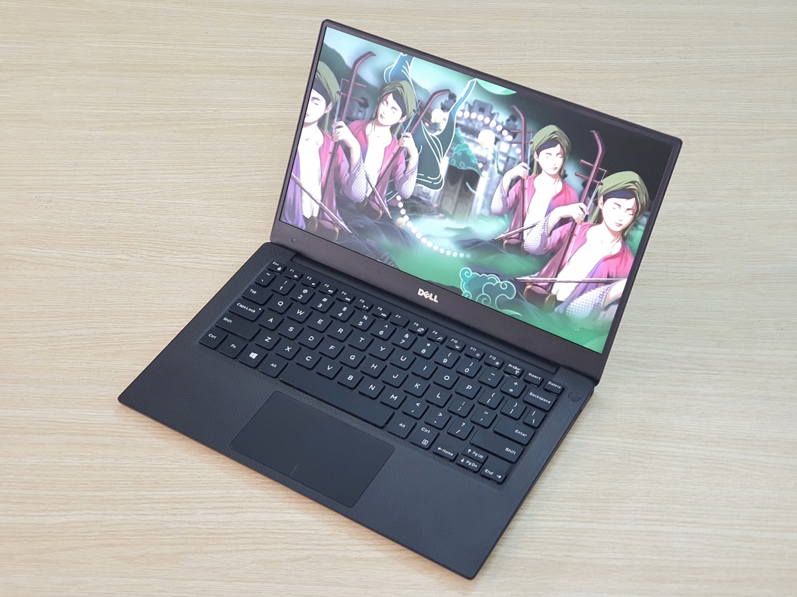 Hình ảnh laptop xách tay dell xps 13 9350 mỏng nhẹ mạnh mẽ và đẳng cấp